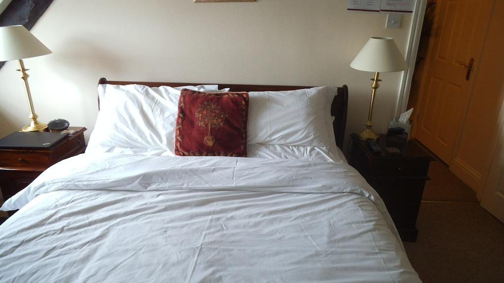Corncroft Guest House Witney Room photo